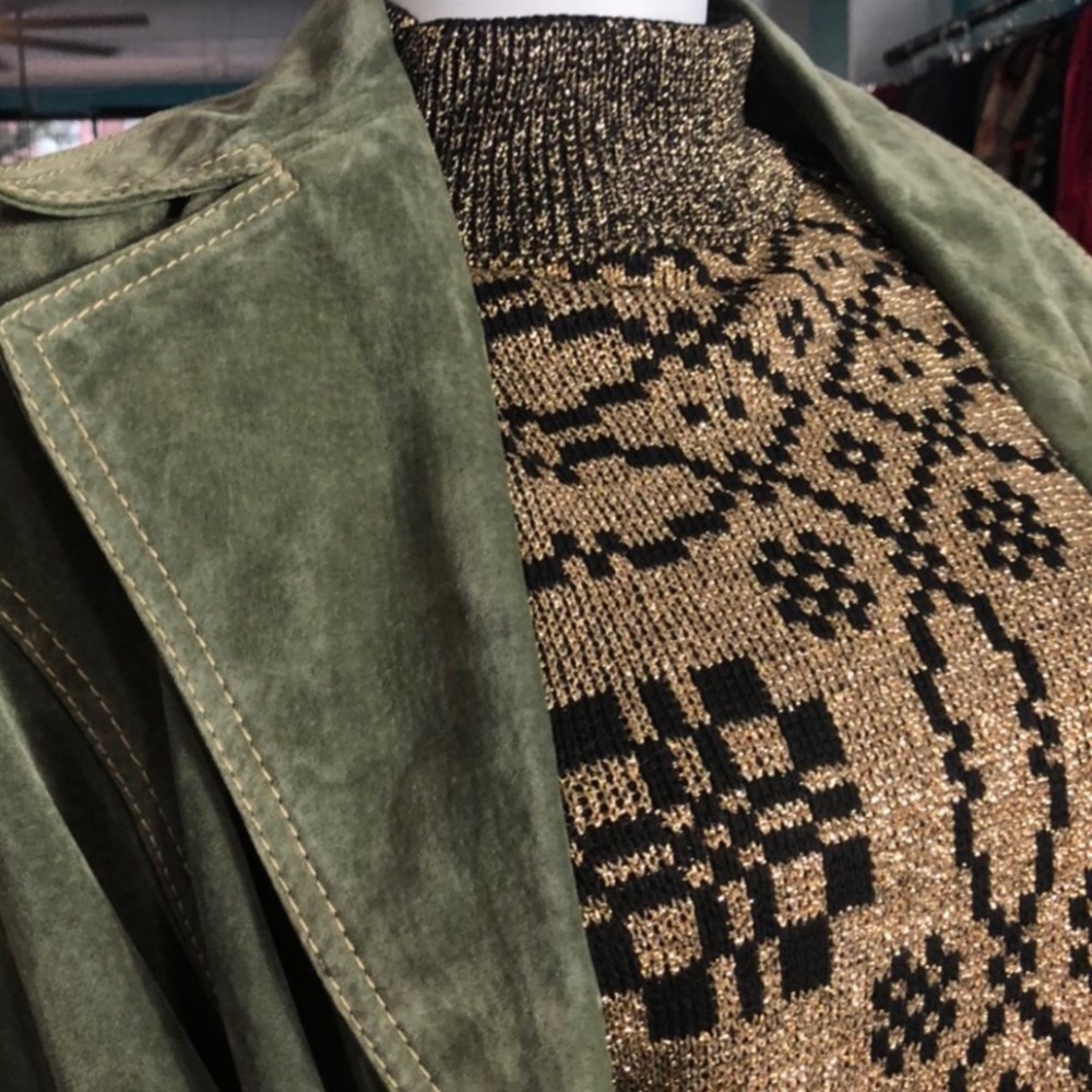 Sweater - Picture 3 of 4